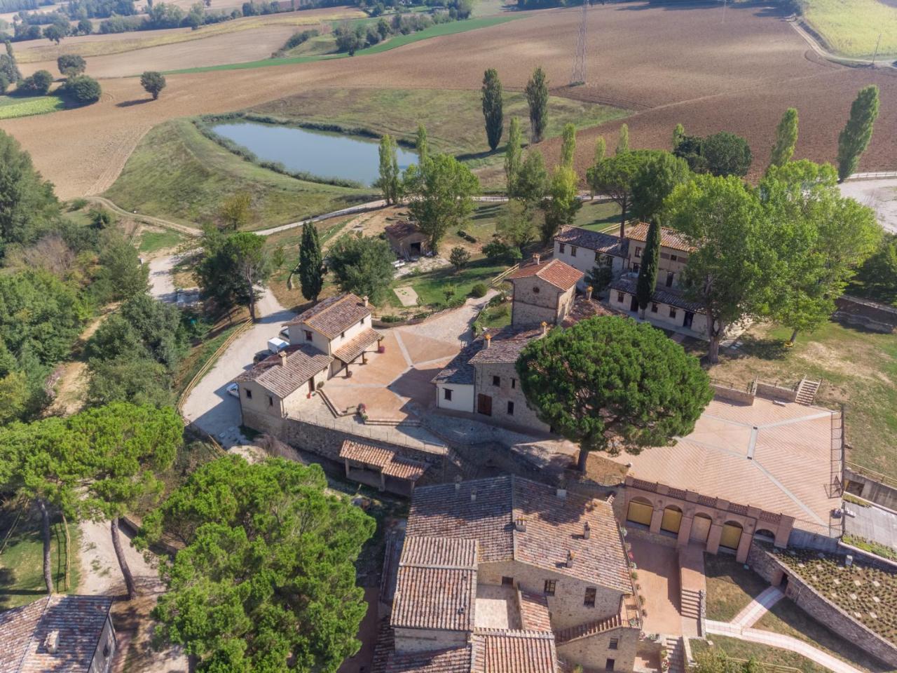 Gh Borgo Pulciano Agriturismo Montone  Luaran gambar